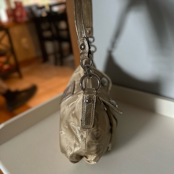 Coach Poppy Shoulder Bag EUC - Picture 9 of 10